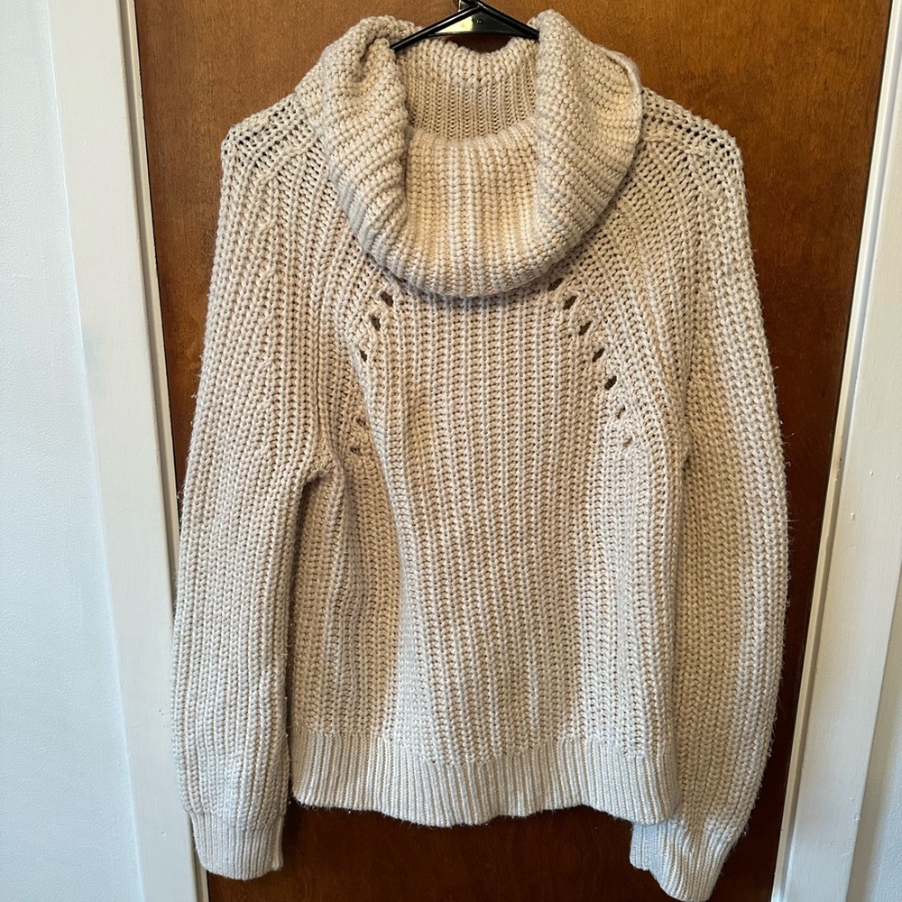 Kendall & Kylie knit sweater